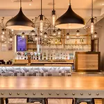 Premier Gloucester St South Hotel