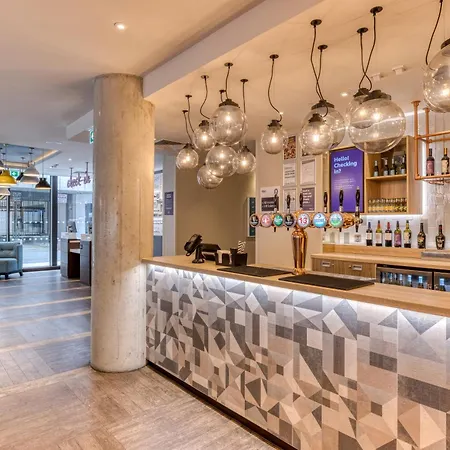 Premier Gloucester St South Hotell