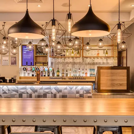 Premier Gloucester St South Hotell