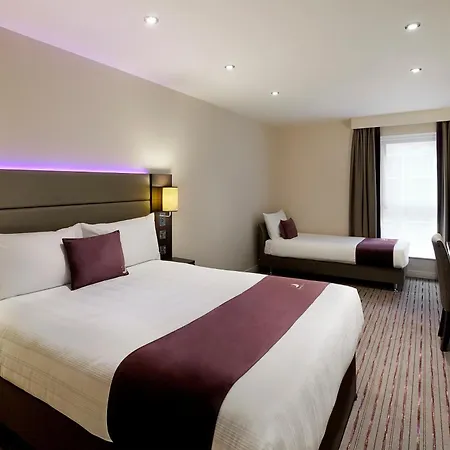 Premier Gloucester St South 3*