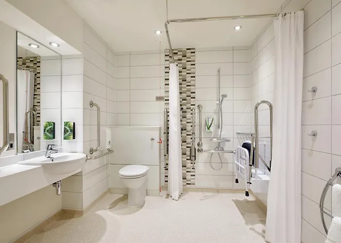 Отель Premier Gloucester St South 3*