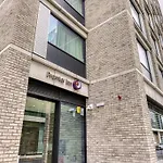 Hotel Premier Gloucester St South 3*