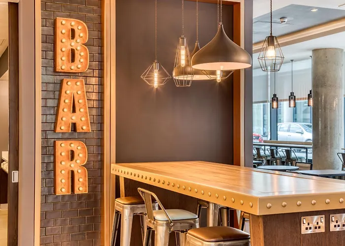 Premier Gloucester St South Hotel 3*